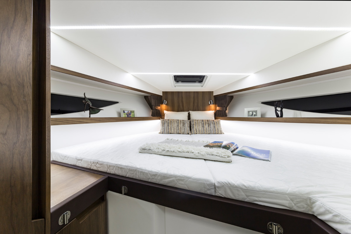 GALEON 335 HTS cabine pointe