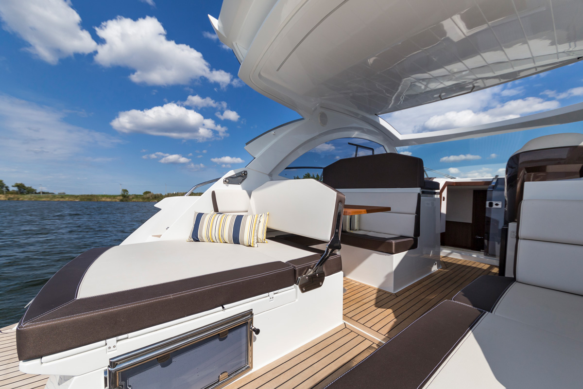 GALEON 335 HTS dossier basculant