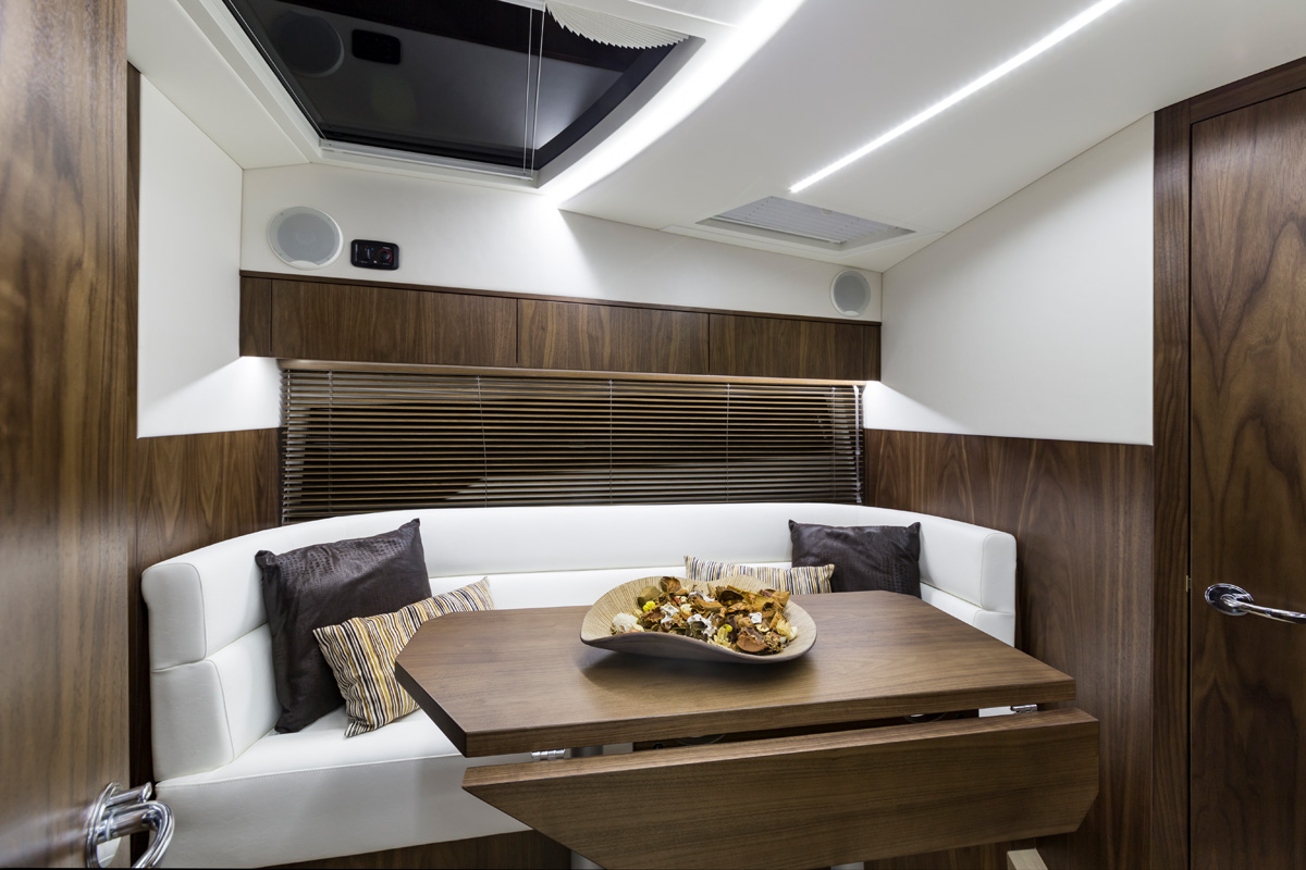 GALEON 335 HTS intérieur salon