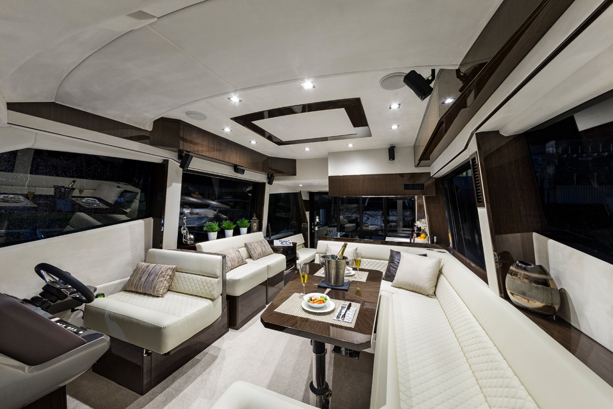 Galeon 500 FLY cockpit salon