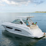 Regal 33 Express exterieur famille