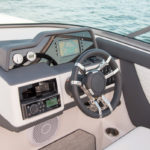 Regal 26 FasDeck poste pilotage