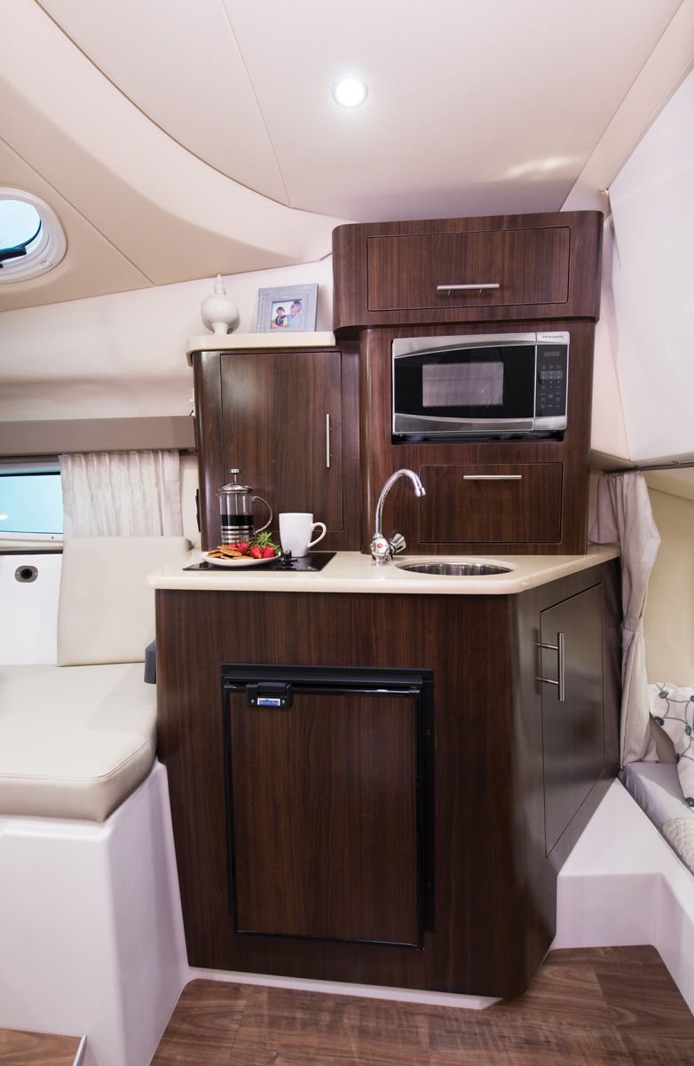 Regal 28 Express cuisine