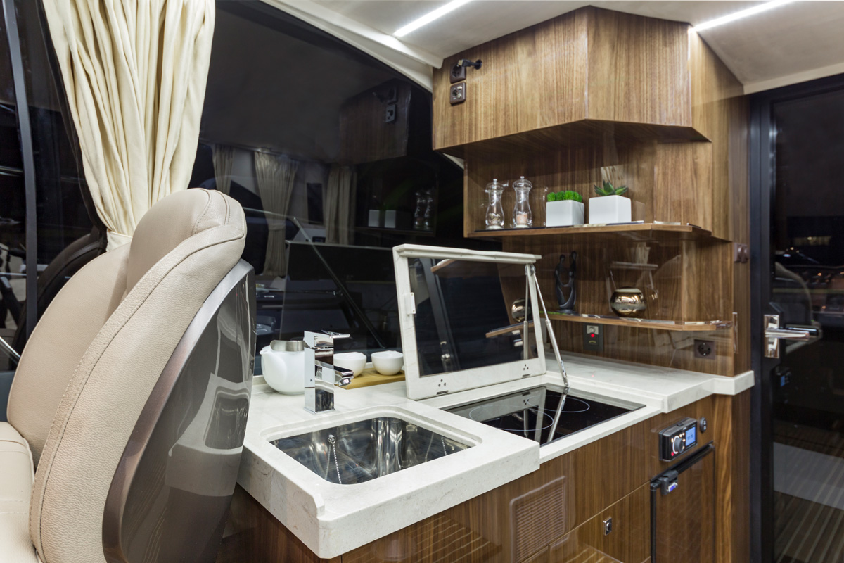 GALEON 360 FLY cuisine