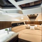 Galeon 305 HTS intérieur cabine pointe