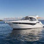 Galeon 305 HTS profil gauche