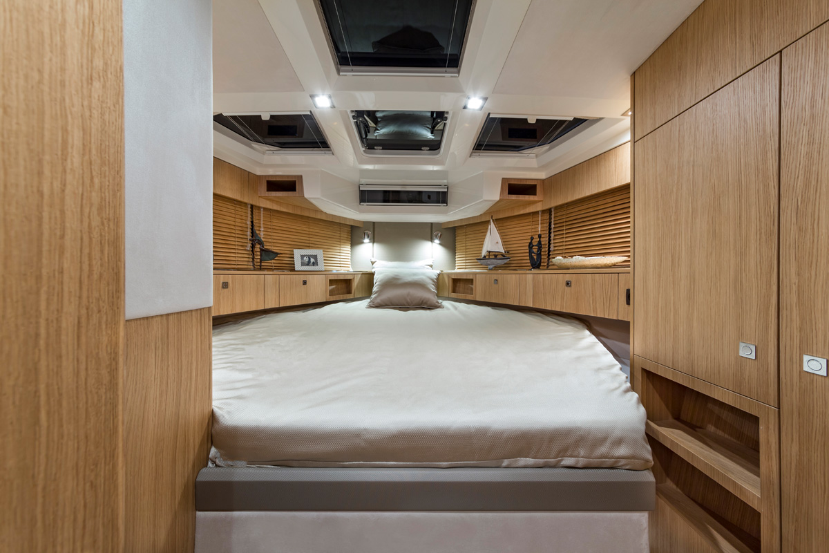 Galeon 370 HTC cabine pointe