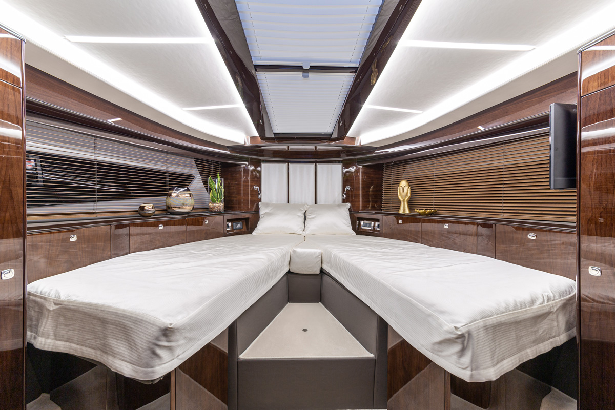 Galeon 400 FLY cabine pointe