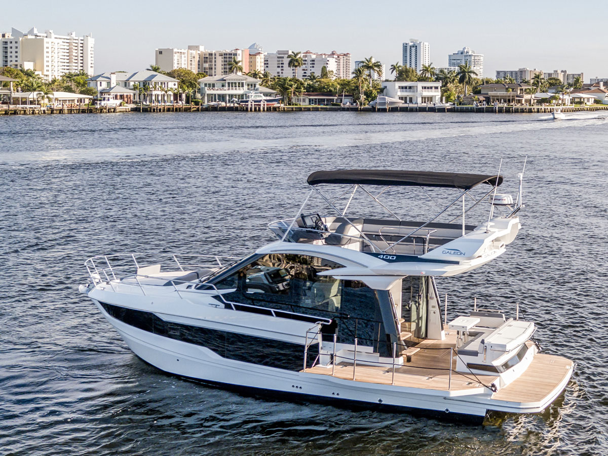 Galeon 400 FLY exterieur beach mode