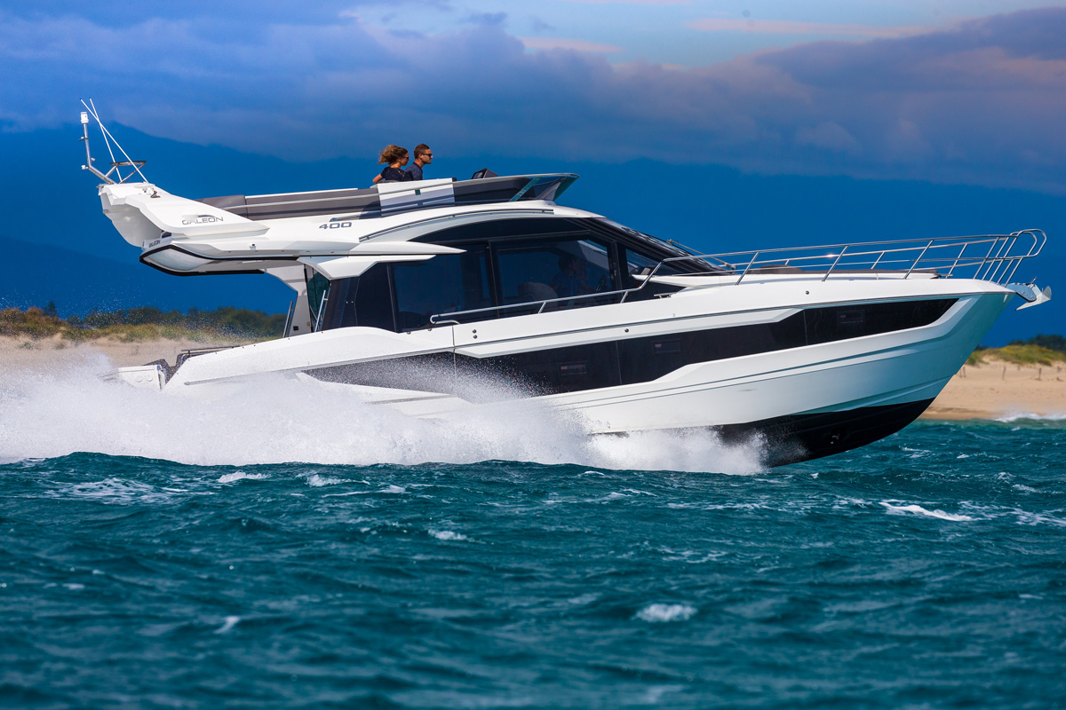 Galeon 400 FLY exterieur droit