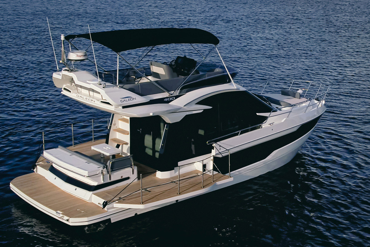 Galeon 400 FLY pavois ouvrants