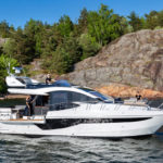 Galeon 470 SKYDECK beach mode droite