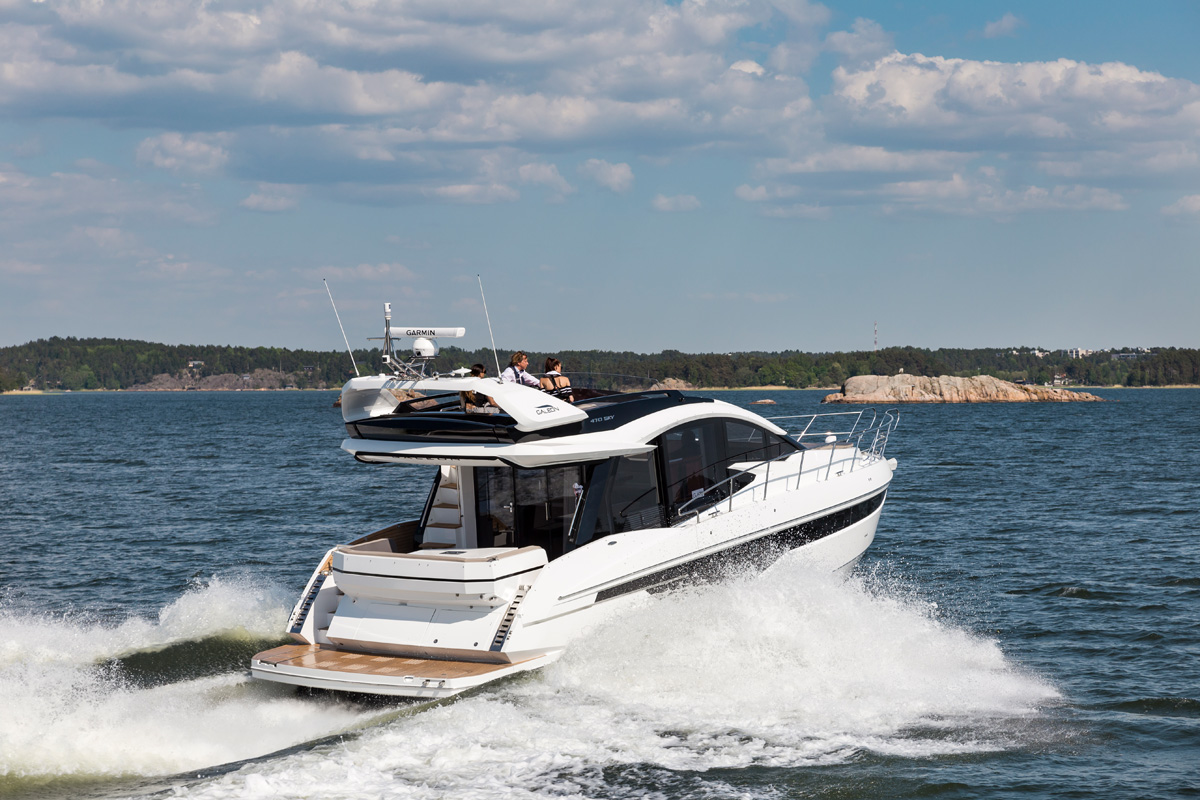 Galeon 470 SKYDECK cockpit fermé