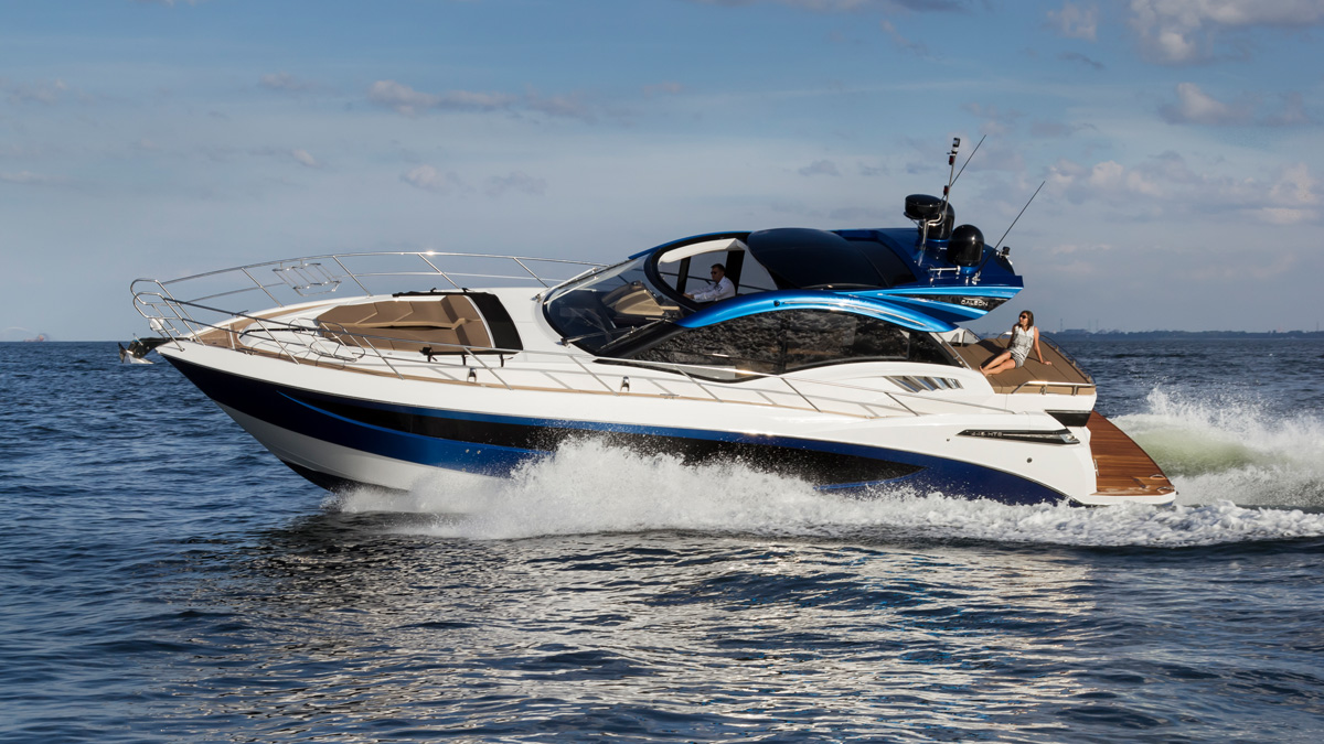 Galeon 485 HTS bain de soleil arrière