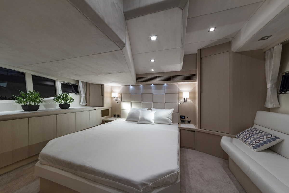 Galeon 485 HTS cabine transversale