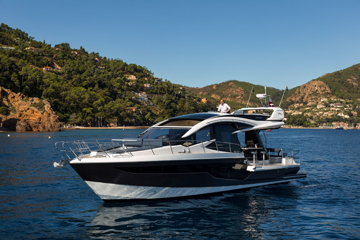 Galeon 510 SKYDECK exterieur gauche