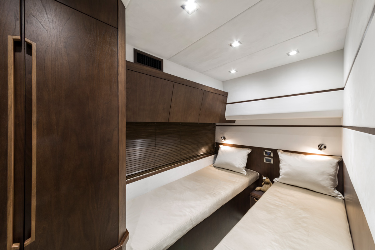 Galeon 560 SKYDECK cabine double