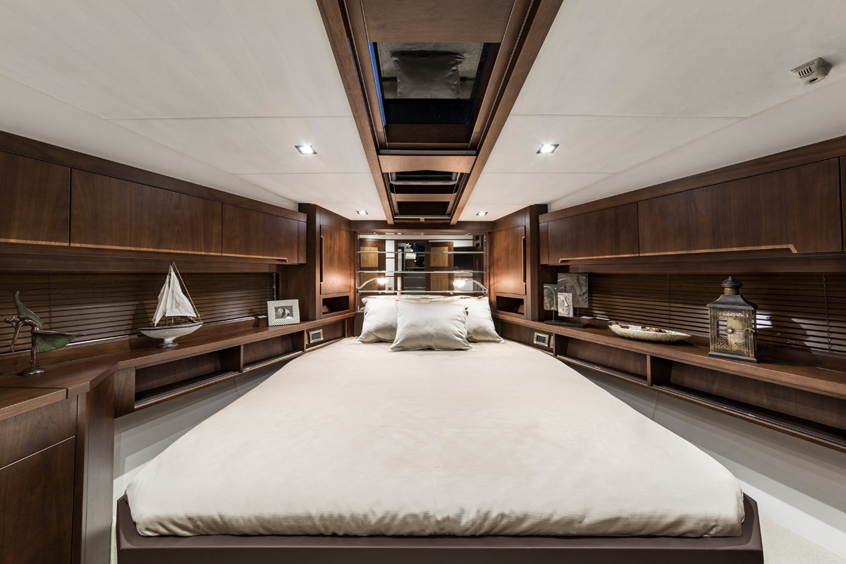 Galeon 560 SKYDECK cabine pointe