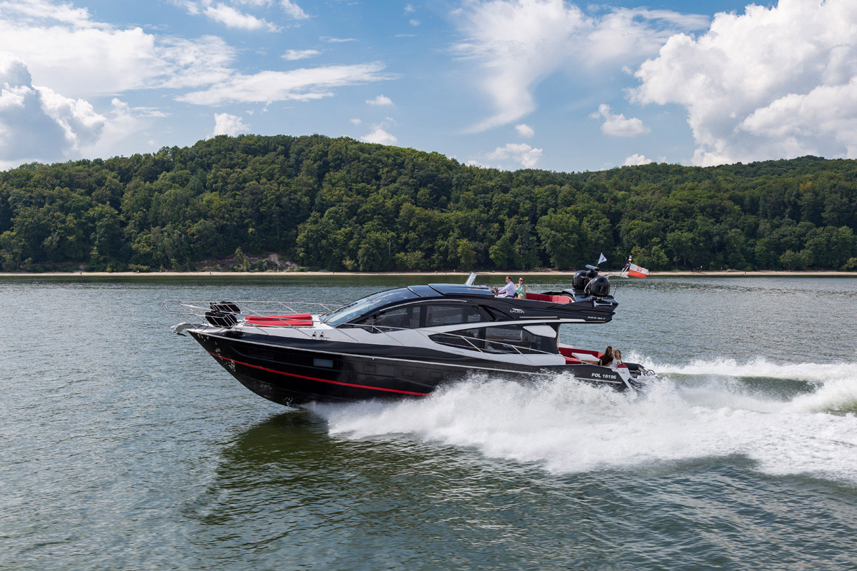 Galeon 560 SKYDECK exterieur gauche