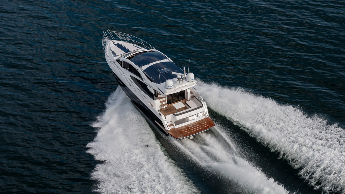 Galeon 560 SKYDECK sky fermé