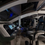 Galeon 650 SKYDECK poste pilotage cockpit