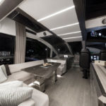 Galeon 650 SKYDECK salon cockpit