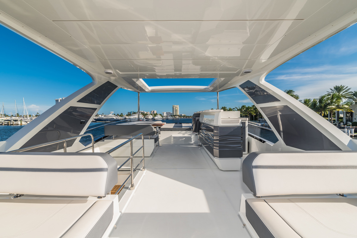 Galeon 680 FLY aménagements fly