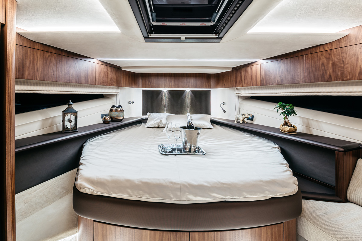 Galeon 680 FLY cabine pointe