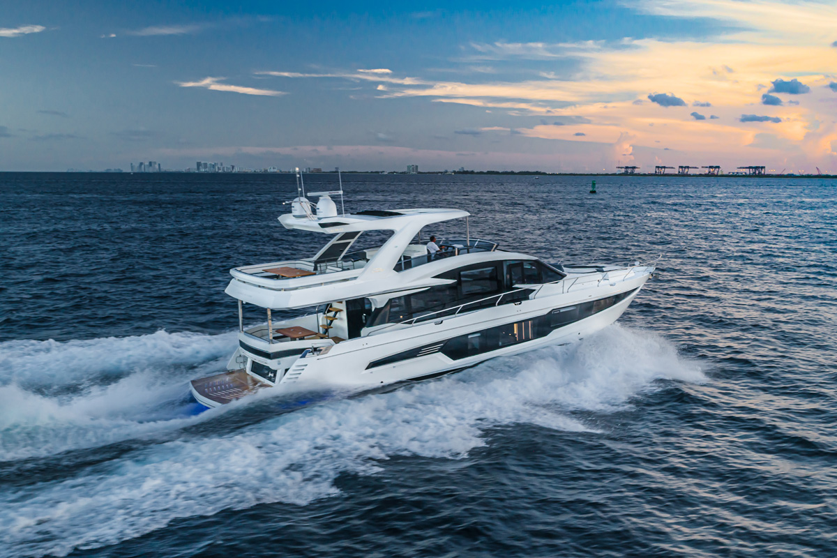 Galeon 680 FLY exterieur droite