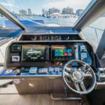 Galeon 680 FLY poste piloage cockpit