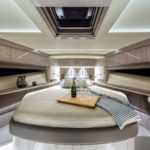 Galeon 700 SKYDECK cabine pointe