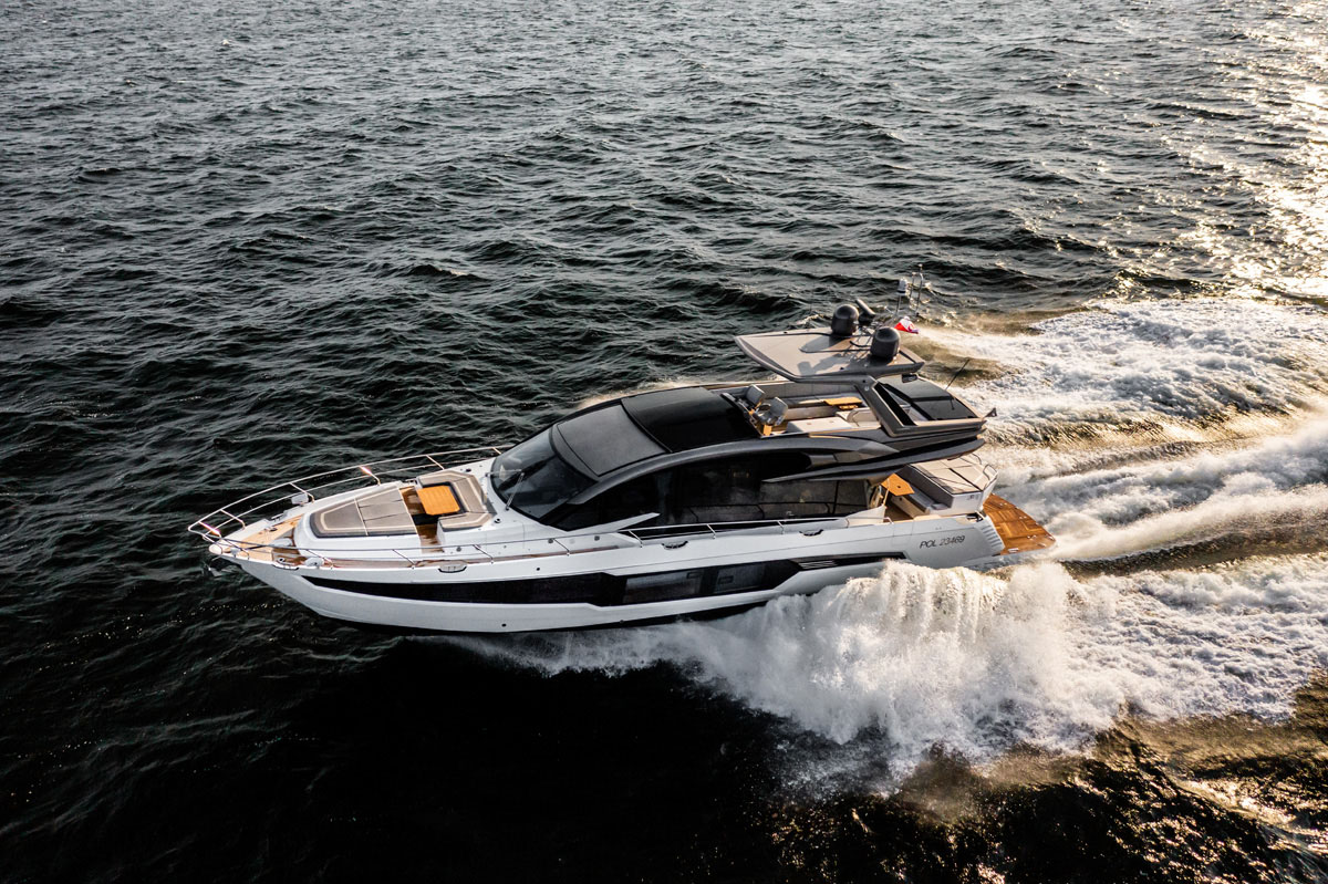 Galeon 700 SKYDECK exterieur