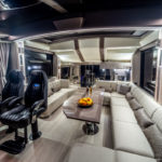 Galeon 700 SKYDECK salon cockpit