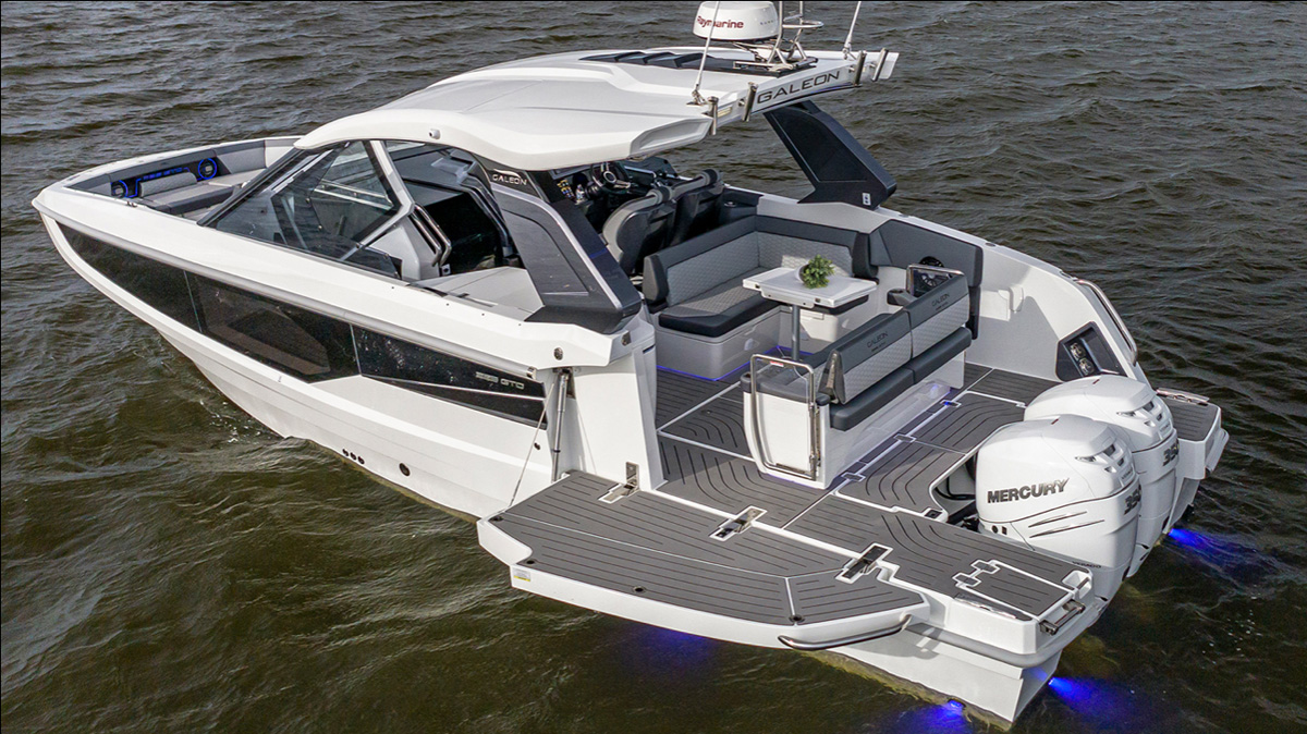 Galeon 325 GTO pavoi ouvert