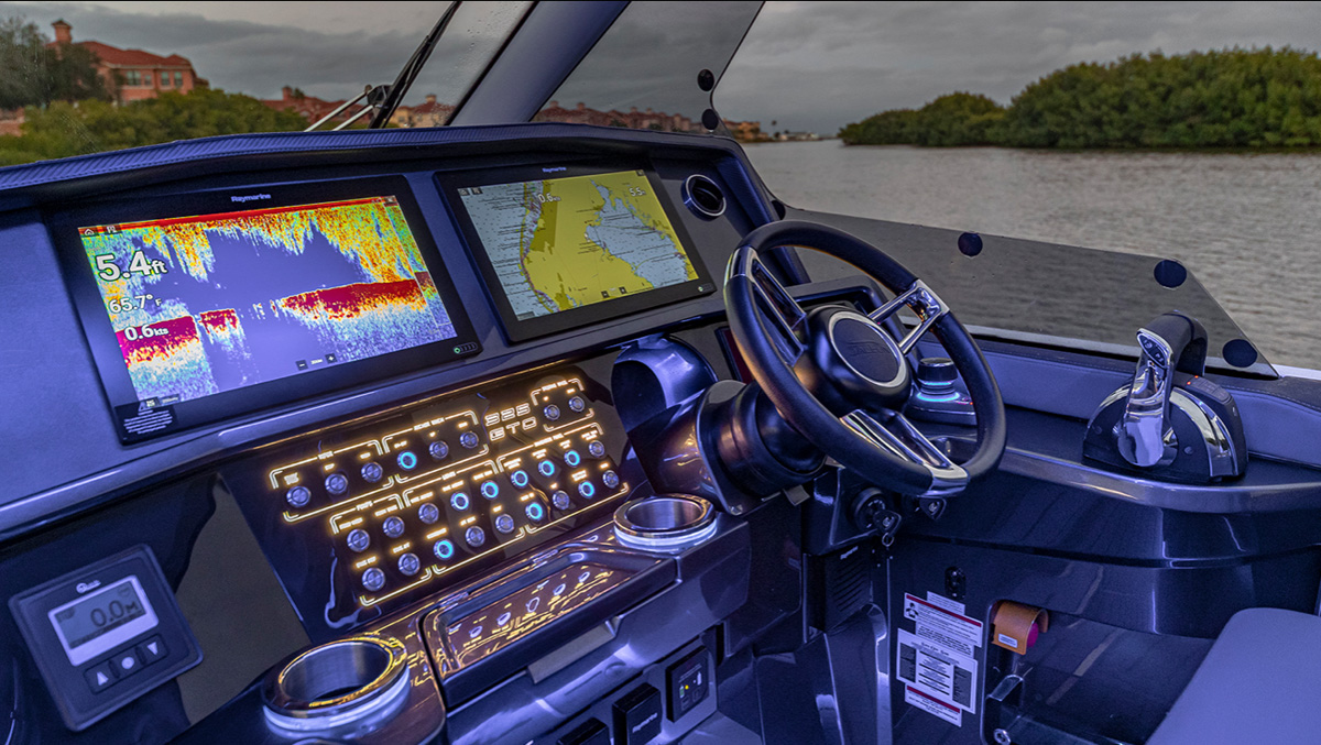 Galeon 325 GTO poste pilotage